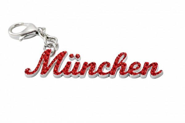 Strass Schrift "München" rot Glitzer auf silber Metall, mit Karabinerhaken