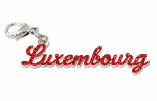Strass Schrift "Luxembourg" rot Glitzer auf silber Metall, mit Karabinerhaken
